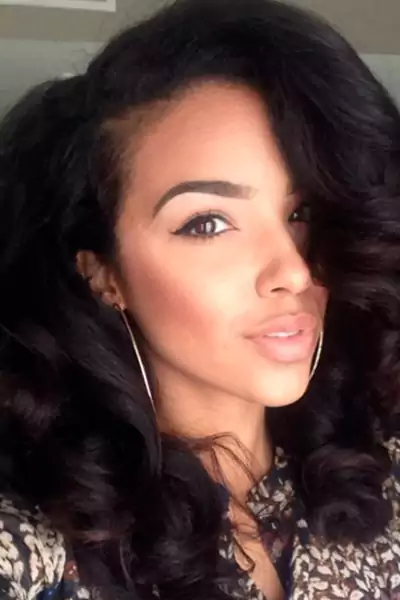 Curly Blowout harstyle