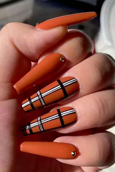 Flannel nail art
