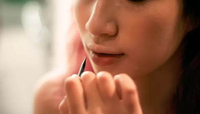 Step-by-Step Guide on How to Use Lip Liner (Especially in Humid Weather)